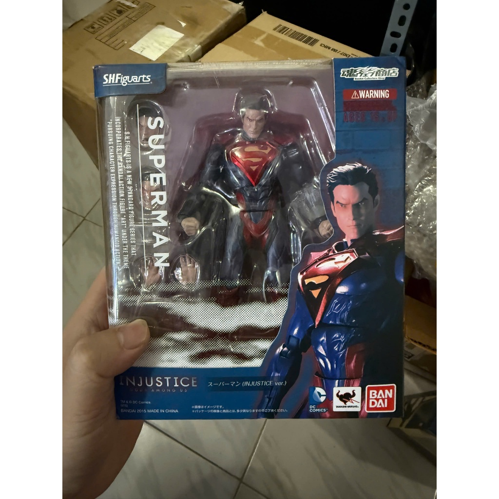 SHF Superman (Injustice) รุ่น