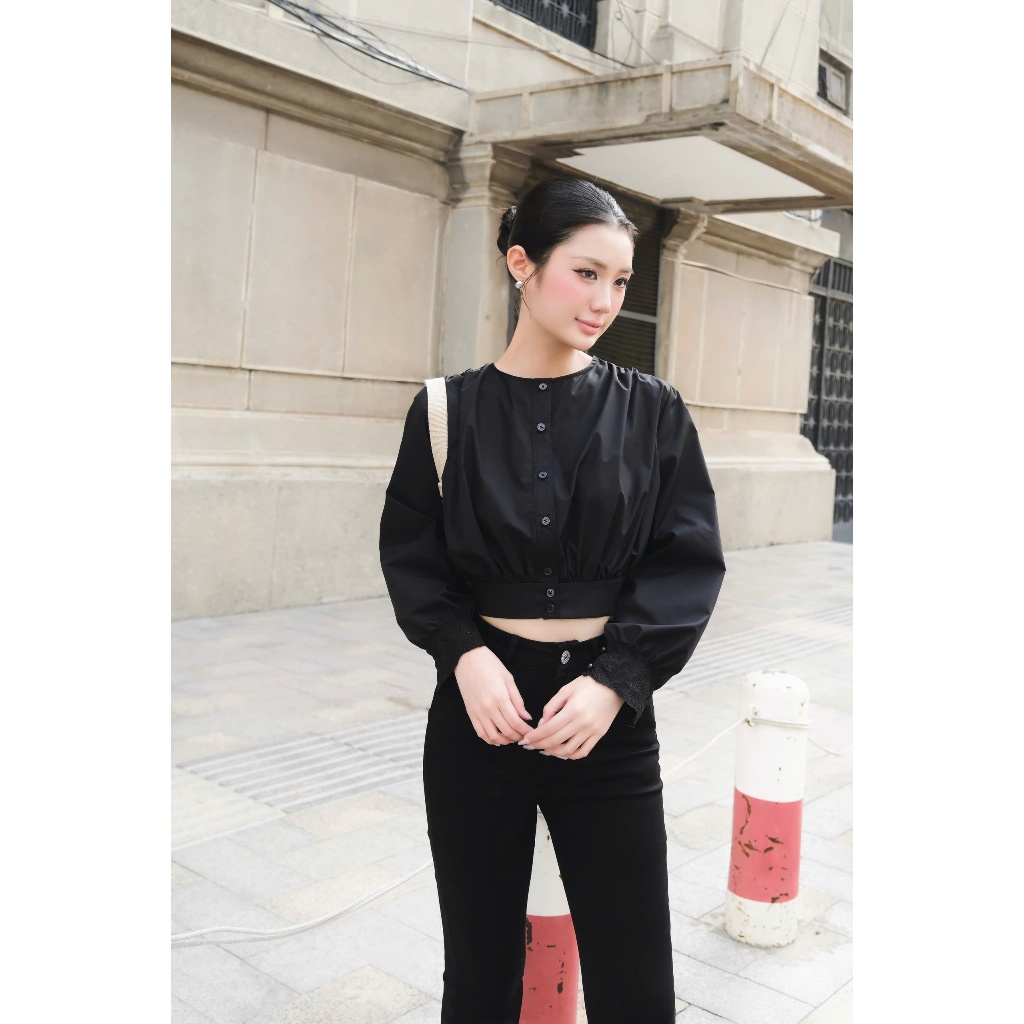 เสื้อแขนกุดลูกไม้ / เสื้อ ANNIE - LM6