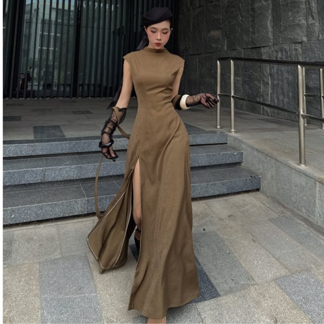DÉSI - IVORY DRESS - แม็กซี่เดรสสีน้ําตาลเลดี้มอสหรูหรา