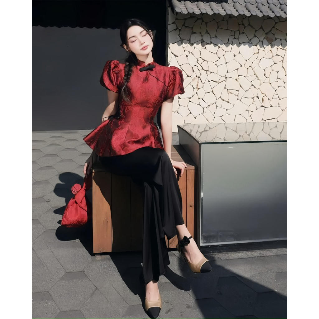 ชุดเสื้อโบรเคด Bechic สําหรับออกไปวันหยุด Tet เสื้อเชิ้ตผ้าผู้หญิงแขนพองและกางเกง ba ใส่เมื่อออกไปเท