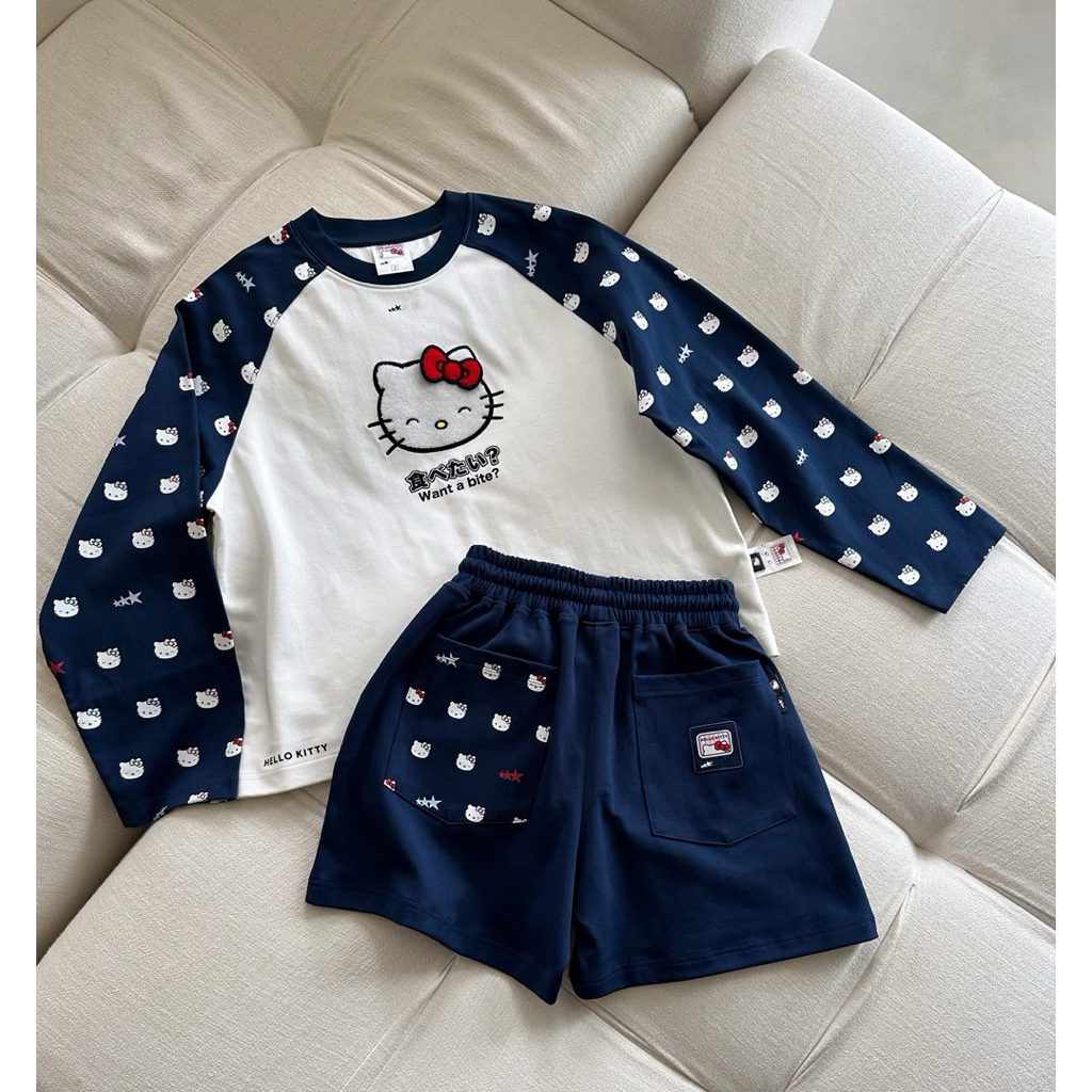 Set Pants - เสื้อเชิ้ต x Hello Kitty / Raglan Long Sleeve Boxy Form White Ruffled เย็บปักถักร้อย Navy Sleeve Coat (ห่อป้ายใหม่)