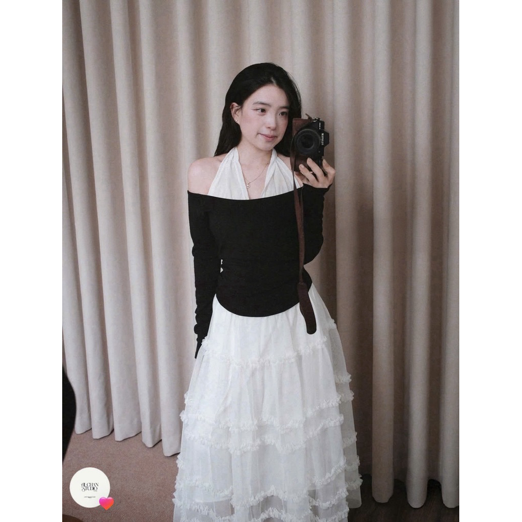 (มาตรฐาน WGWE) เสื้อยืดสีดําแขนยาวเปิดไหล่พร้อมเสื้อชั้นในสตรีบิดเนื้อนุ่ม สินค้ามาตรฐานพร้อมป้าย WG