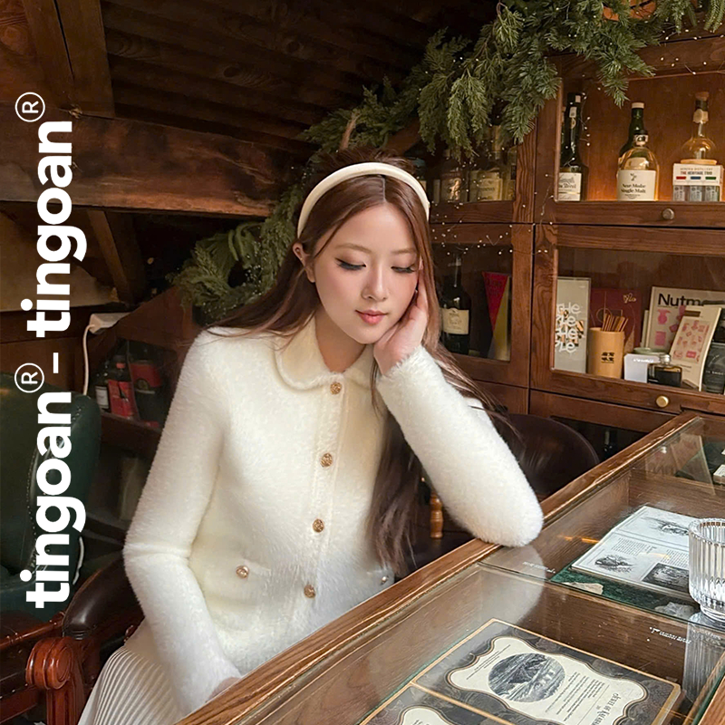 TINGOAN - WIFEY JACKET/WH เสื้อแจ็คเก็ตถักผ้าวูลสีขาวคอปกบัวสีขาว