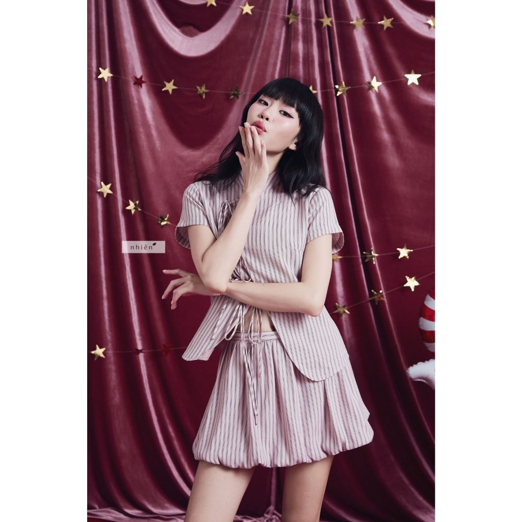 Moulin Skirt - กระโปรงสั้นสควอชลายทางสีชมพู nhien.official NCV00020