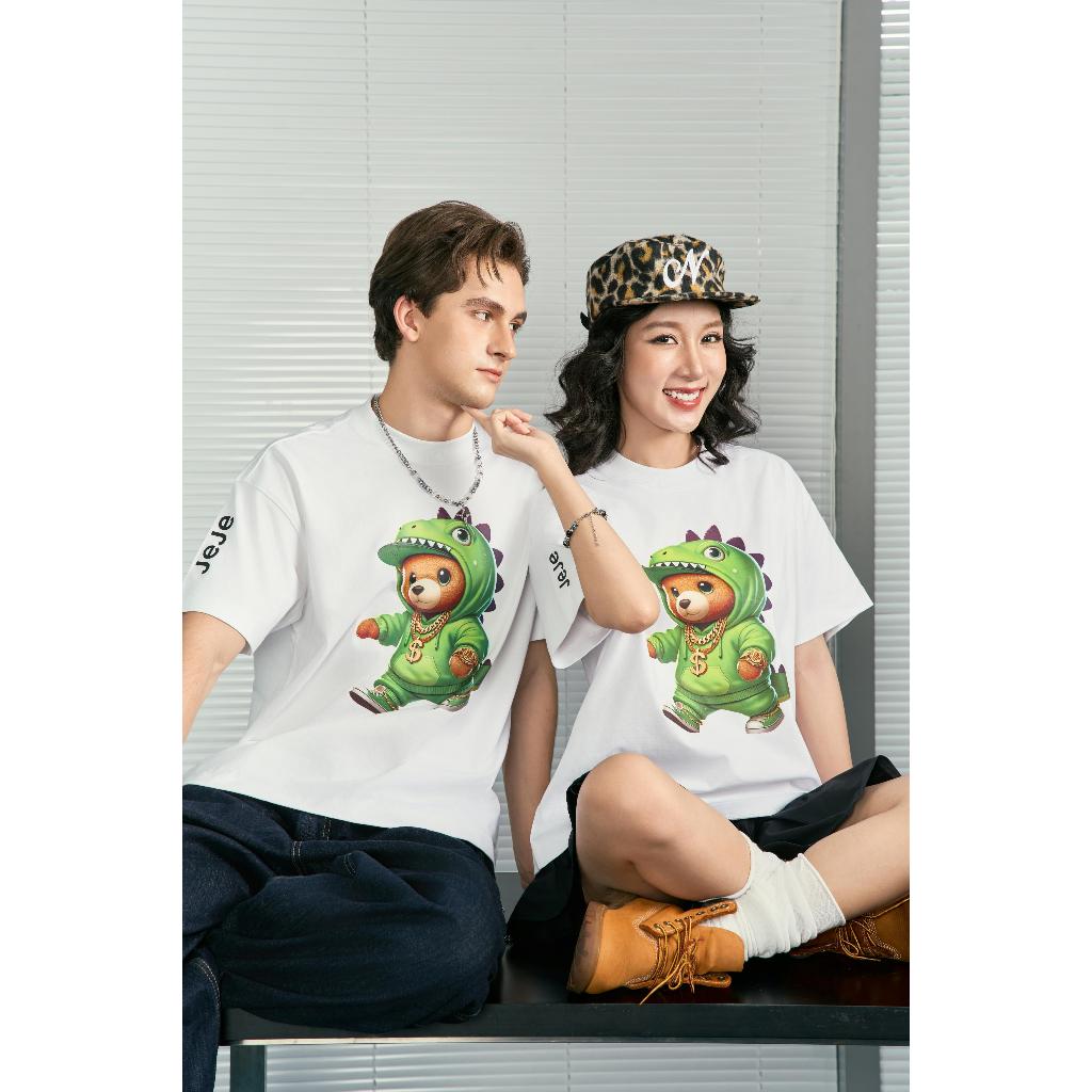 JeJe Green Baby Teddy – เสื้อยืดผ้าฝ้ายกล่องคอกลมแขนสั้นสําหรับผู้ชายและผู้หญิง 250gsm ใส่ไปโรงเรียน