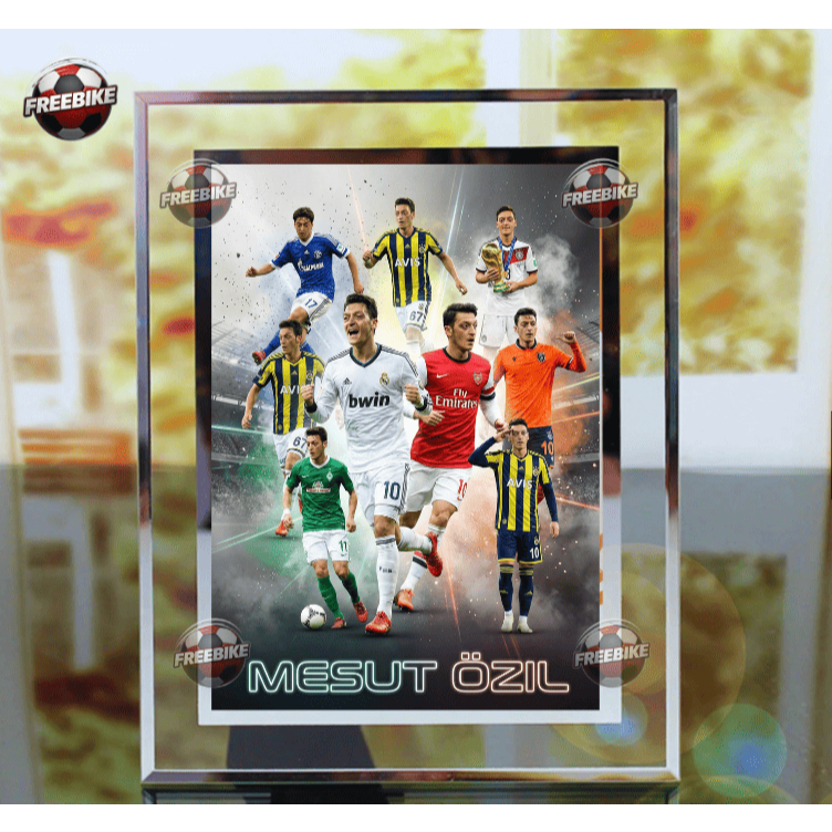 กรอบรูปโปสเตอร์ MESUT OZIL พร้อมกระจกคริสตัลคุณภาพสูง รุ่น 1