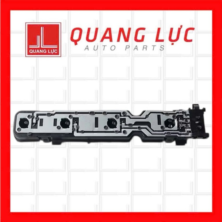 FORD TRANSIT YC1X-13N004-AC ที่ยึดไฟท้าย