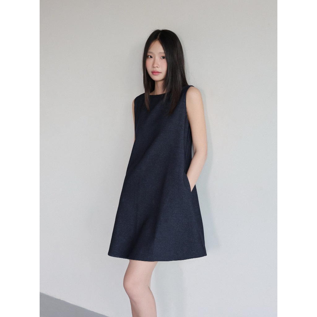 เช่น เดรสยีนผ้าซาตินเว้าหลัง | Fine Dress
