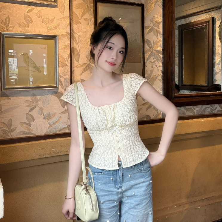 เสื้อลูกไม้ผู้หญิงคอเหลี่ยม ทรงเข้ารูป ใส่หุ่นลดวัยหรูหรา ฮ่าๆ - ข1514