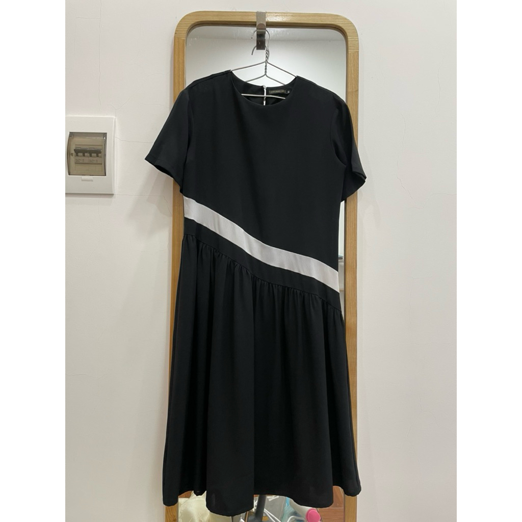PASS SURFACE DRESS SIZE M, L