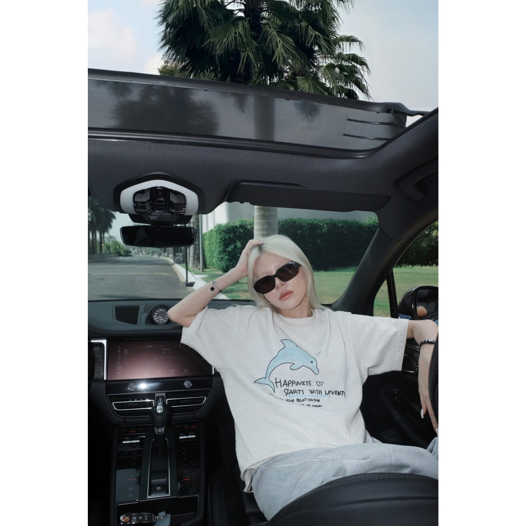 LEVENTS LEVENTS LEVENTS LEVENTS | เสื้อยืดปลาโลมา - ทรงปลาโลมา / 2 สี