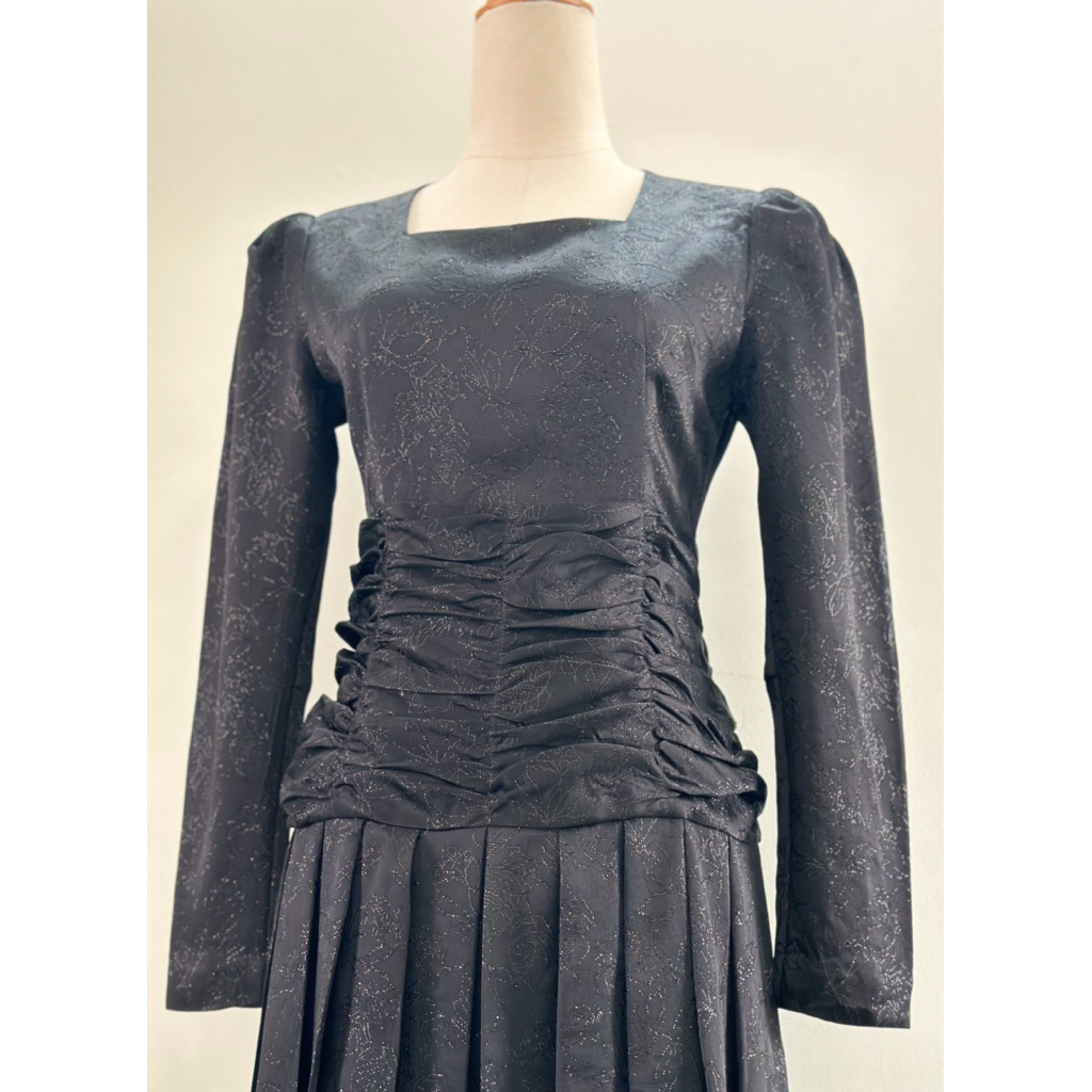 Cocomilan - เดรสไหมพรมถักลายดอกกุหลาบ คอยู แขนยาว Size 9-11 2hand Japanese Si