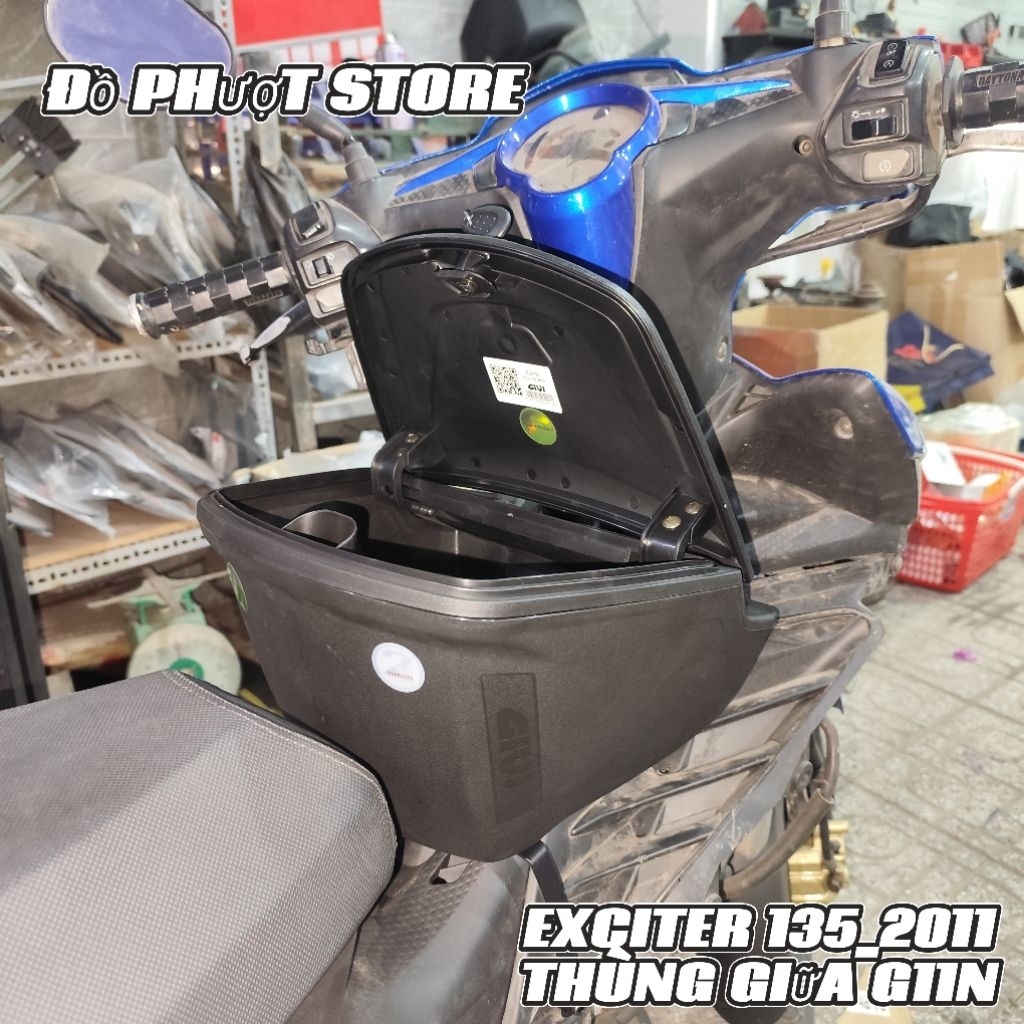 Combo Thùng Giữa Givi G11N Gắn Xe Exciter 135 5 số (Đời 2011 - 2014) - Kèm Pát Zin Chính Hãng