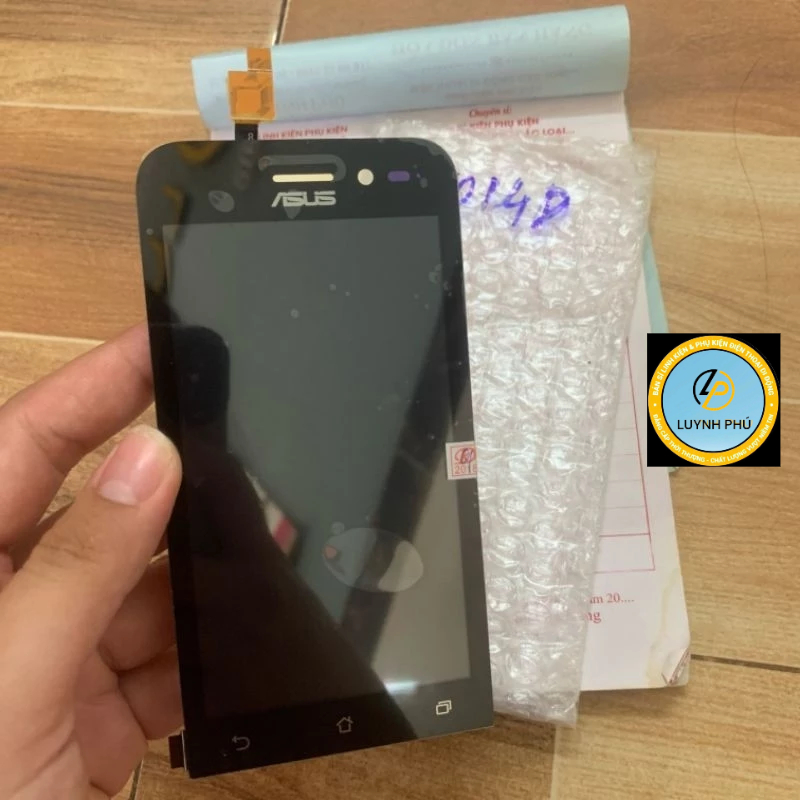 Asus Zen go 4.5 X014D ZB452KG จอภาพจริง