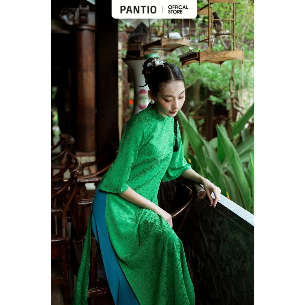 BDA51048 - Modern brocade ao dai คอตรงแบบดั้งเดิม สูง 2 ซม. แขนบานและปิดด้านหลัง - PANTIO