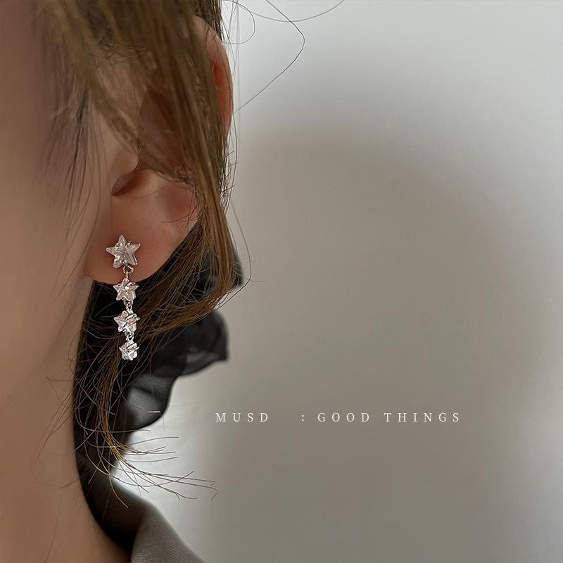 S925 ต่างหูหินพู่ SPK677.45806 Collection [DoRa Jewelry] - น่ารัก สวย ตัวอักษร h ติดแล้ว