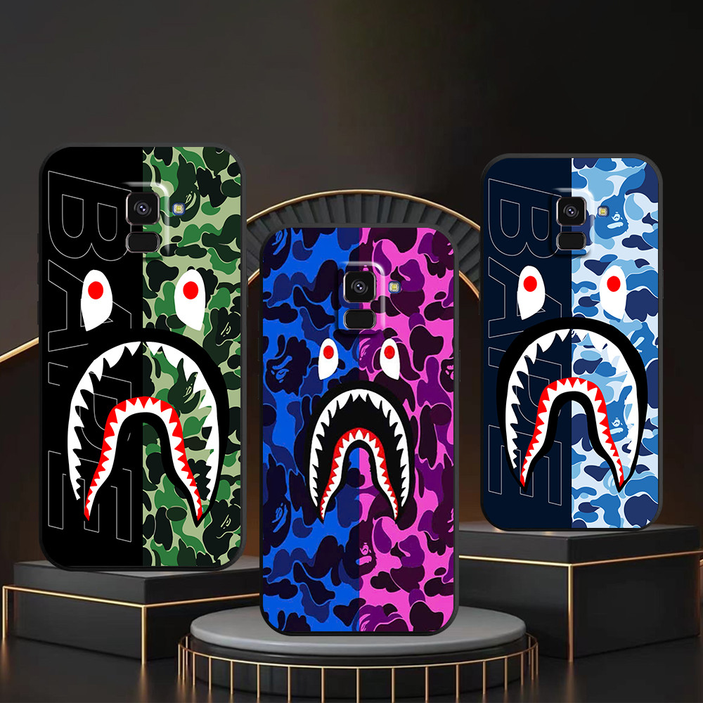 เคส Samsung A5 2018 / A8 2018 / A8 Plus / A8+ พิมพ์ลายลายพราง bape shark