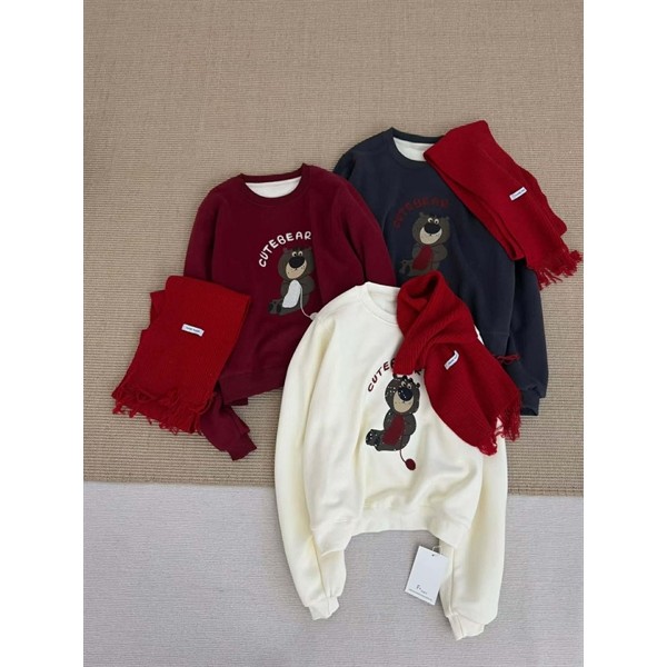 เสื้อสเวตเตอร์ CUTE BEAR พร้อมผ้าพันคอสีแดง 9213 - การ์ตูน
